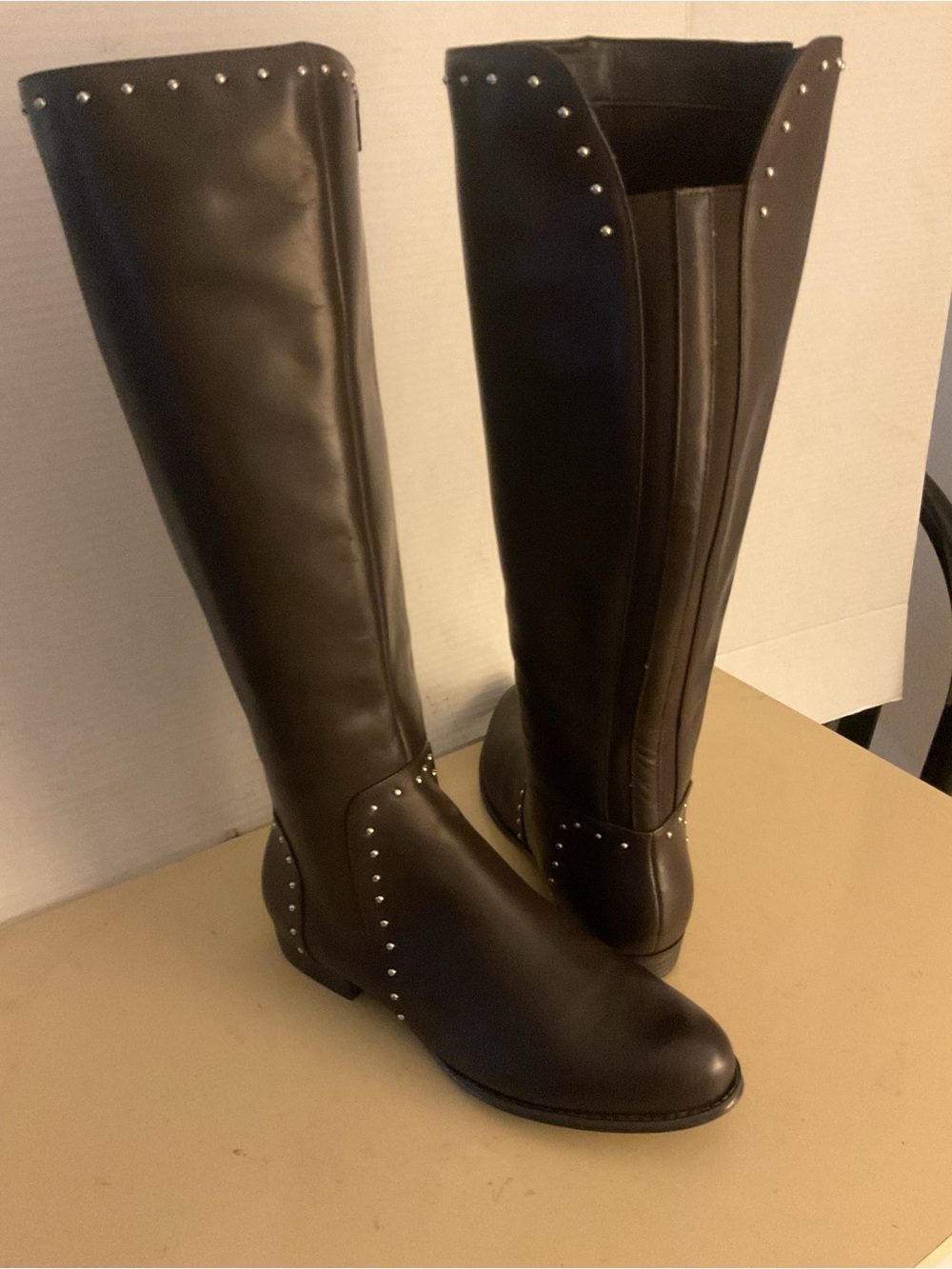 Isaac Mizrahi women brown leather Stud-Trim tall Knee Boots riding boots US 9.5